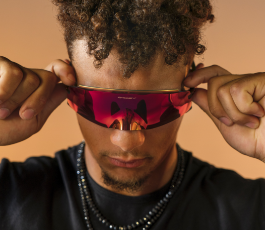 OAKLEY KATO, The Ground Breaking Eyewear Set For Sports